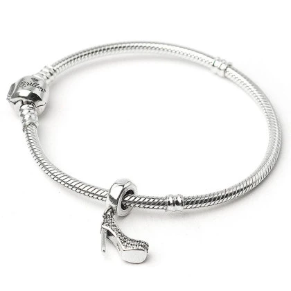 charm-sapato-de-salto-alto-brilho-prata925.jpg